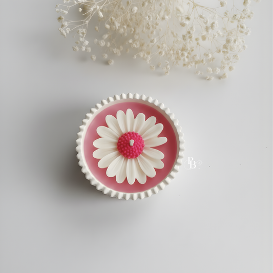 Daisy Flower Soy Wax Candle – Handmade Floral Decorative Candle | Luxury Pastel Gift Candle