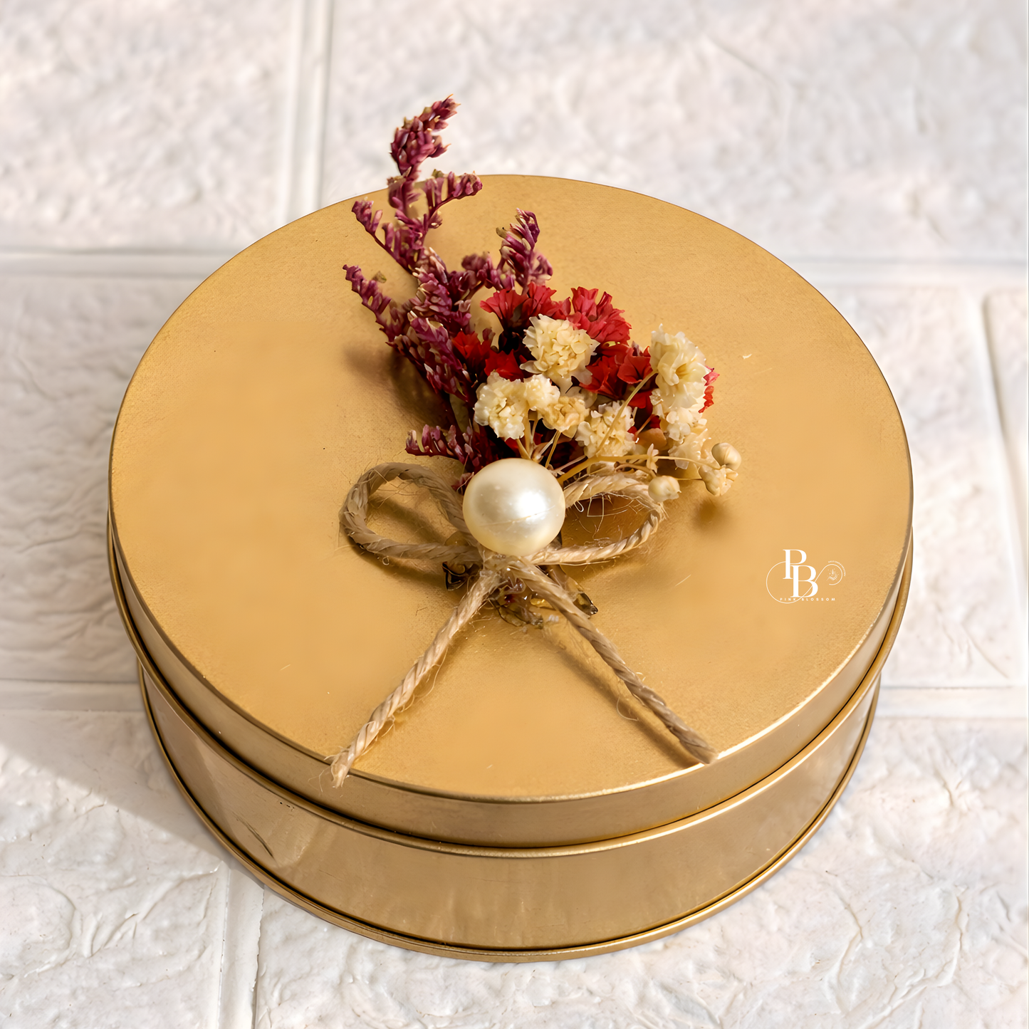 Luxury Rose Flower Candle in Elegant Gold Gift Box