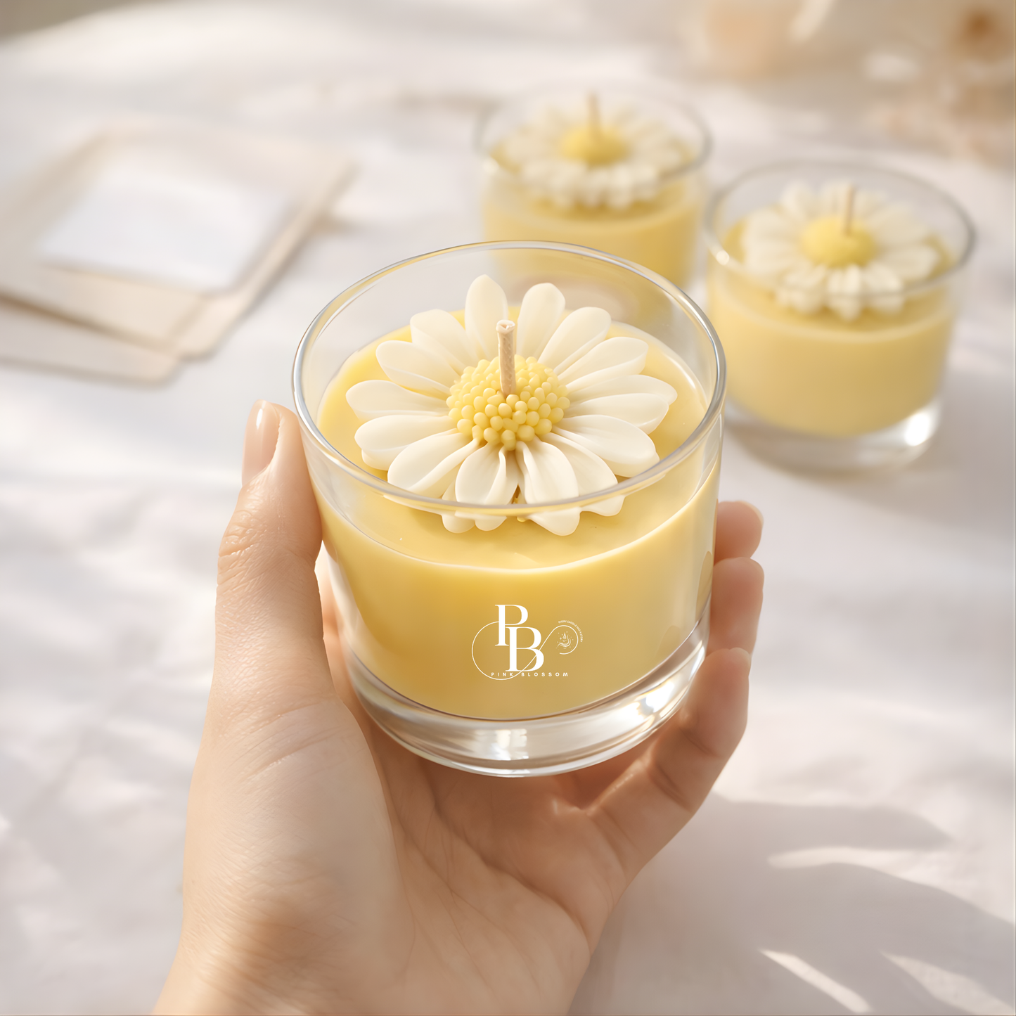 Handmade Daisy Flower Candle in Glass Jar | Luxury Soy Wax Decorative Candle | Aesthetic Gift Candle for Home Décor
